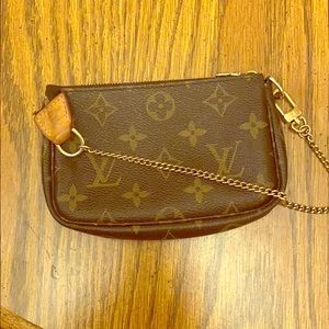 Louis Vuitton Monogram Clutch